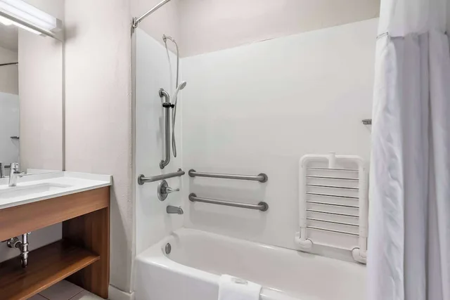 غرفة بسرير كوين لذوي الإعاقة، Microtel Inn And Suites By Wyndham Sweetwater 7/8