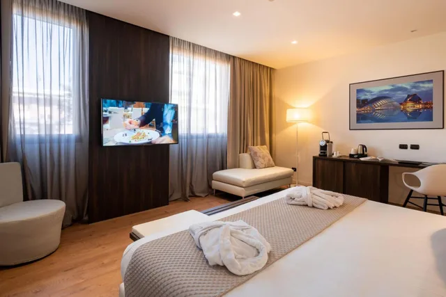جناح جونيور، Savhotel Aemilia Bologna 2/5
