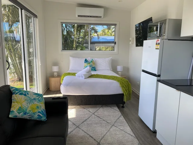 استوديو بسرير مزدوج بإطلالة على الحديقة بحمام خاص، Nobby Beach Holiday Village 1/7