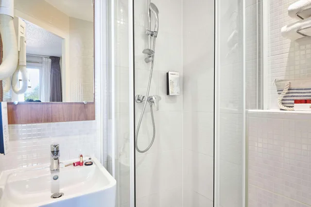 غرفة قياسية بسرير مزدوج، Sure Hotel by Best Western Valence Nord 8/8