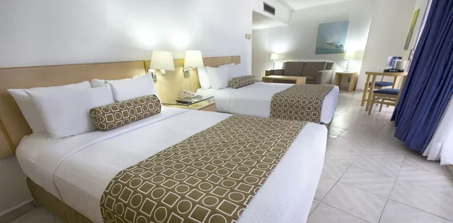 Junior Suite, 2 Double Beds, Partial Ocean View, Balcony, HS Hotsson Smart Acapulco 1/10