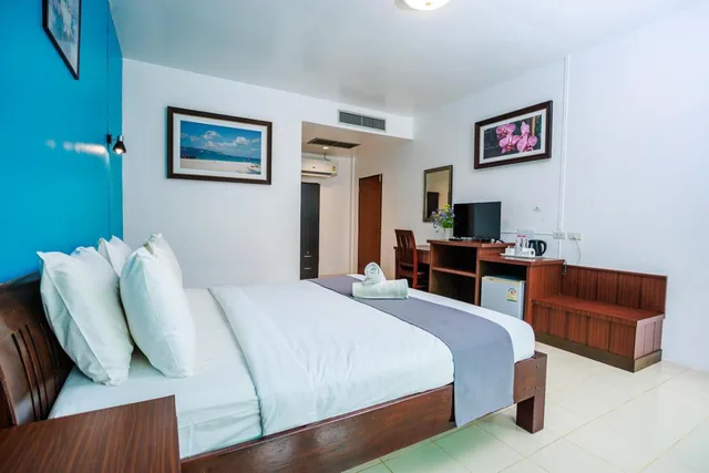 غرفة سوبيريور بسرير كينج بإطلالة على المسبح مع أريكة، Ao Nang Baan Suan Resort 6/7