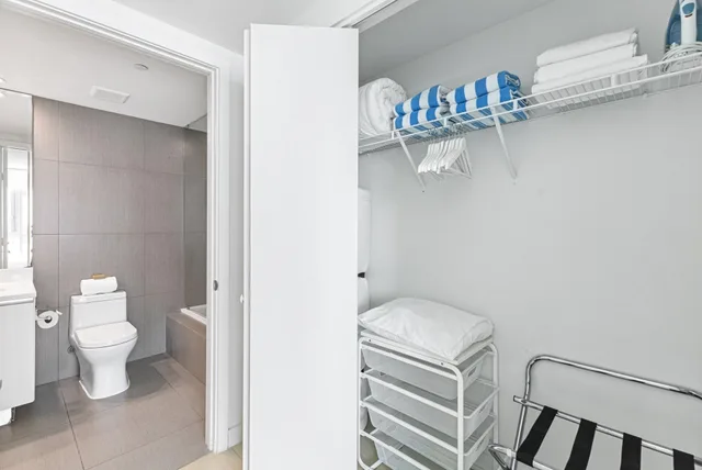 1 Bedroom, Premium, Apartment, Partial Ocean View, Balcony, Dharma Home Suites Miami At Monte Carlo 5/6
