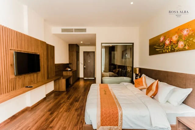 Executive, Suite, King Bed, Ocean View, Rosa Alba Resort and Villas Tuy Hoa 3/4