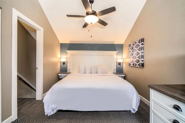 جناح بسرير كينج بشرفة لذوي الإعاقة، Waterside Suites And Marina 2/4