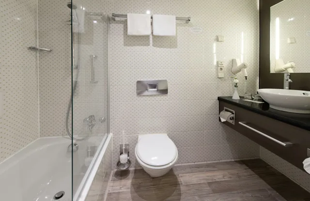 غرفة سوبيريور بسرير مزدوج مع سرير إضافي، LEONARDO HOTEL KARLSRUHE 5/5