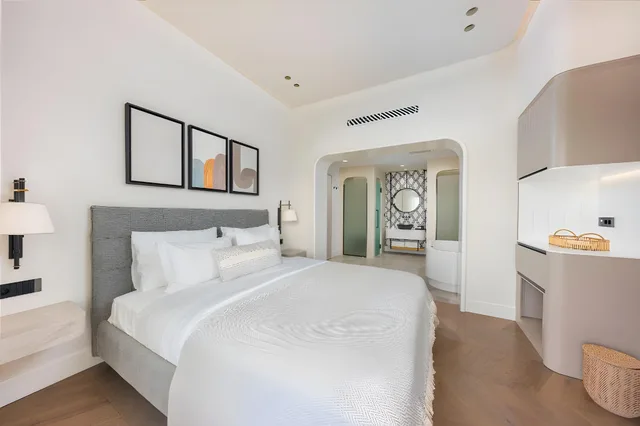 Plus, Superior, Suite، Yacht Classic Hotel - Boutique Class 1/2