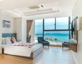 Suite, Ocean Front, Sofa, Living Area, Areca Hotel Nha Trang 2/2