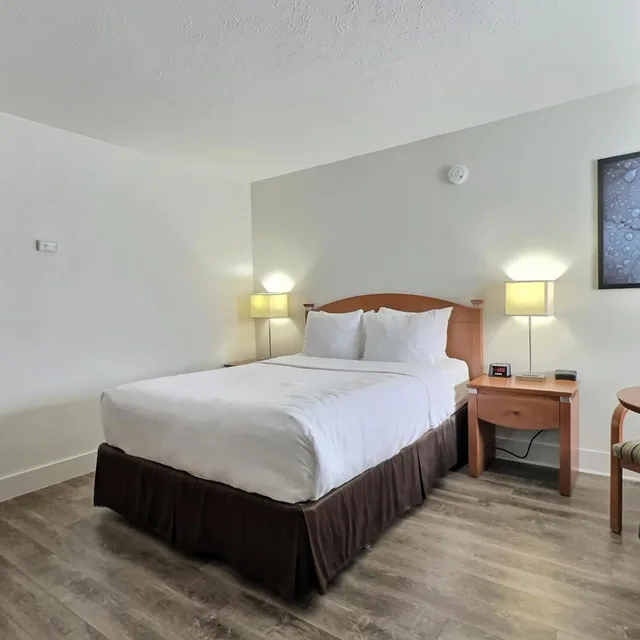 غرفة بسرير كوين يُسمح فيها بالحيوانات الأليفة، Quality Inn Rouyn-Noranda 1/3