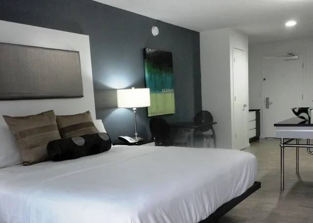 غرفة تنفيذية، Lotus Boutique Inn Suites 2/7