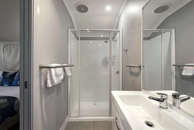 Safari, Deluxe, Tent, Queen Bed, Discovery Parks Dubbo 2/2