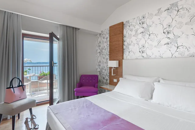 غرفة بسرير مزدوج بإطلالة على البحيرة، Hotel Eden 1/10