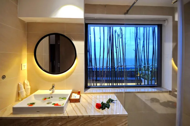 غرفة بريميوم بإطلالة على البحر بشرفة، Anrizon Hotel Nha Trang 3/4