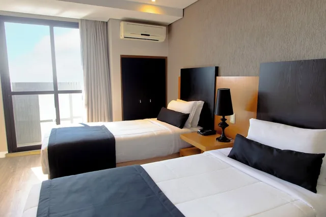 غرفة ديلوكس بسريرين منفصلين، Slaviero Hotel Curitiba Batel 4/10