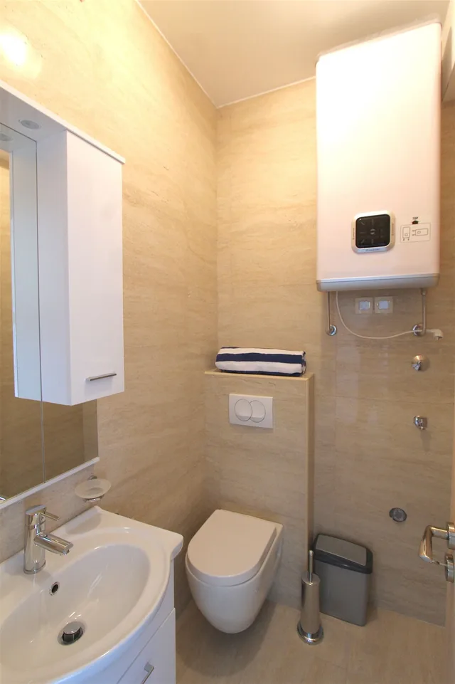 شقة كلاسيكية بسريرين منفصلين بإطلالة على البحر بشرفة بغرفتي نوم مع أريكة، Apartments Aqua 5/6