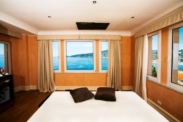 جناح بانورامي بسريرين كينج بإطلالة على البحر بشرفة بغرفتي نوم، Grand Hotel Bristol Resort and Spa 4/10