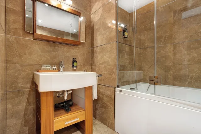 شقة بسرير كينج بإطلالة على المسبح بغرفة نوم واحدة، Cascade Wellness Resort 7/8