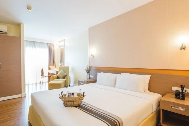 استوديو بسرير كينج، Clef Hotel 2/2