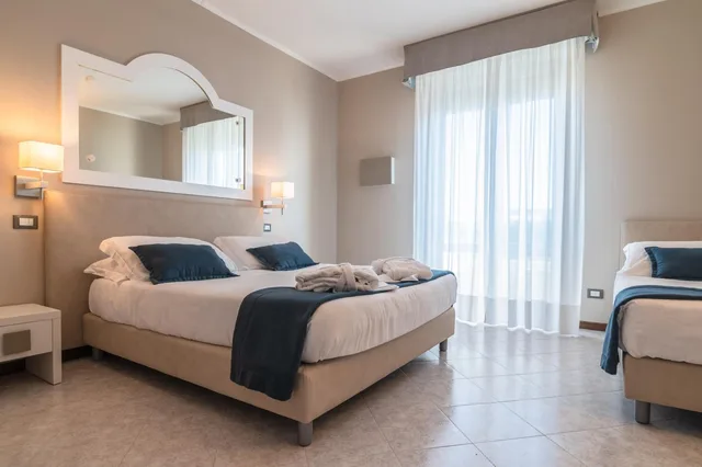 Comfort, Triple, Lateral Side Sea View, Balcony, Large، Anthony 3/7