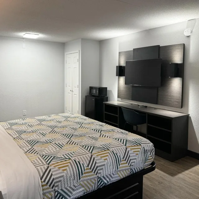 غرفة بسرير كينج، Motel6 Huntsville, AL - University Dr 7/10