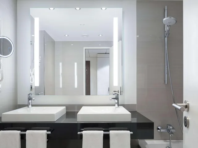 Deluxe, Suite, Double or Twin Bed, Park or Courtyard View، Pullman Berlin Schweizerhof 2/2