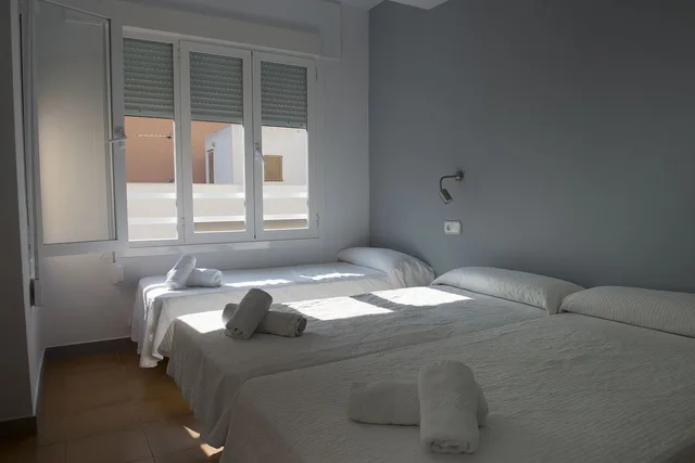 غرفة ثلاثية بثلاثة أسرّة بحمام مشترك، Apartamentos Ripoll Ibiza 1/3