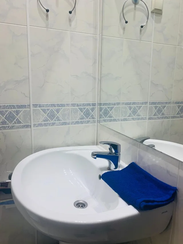 غرفة ثلاثية، Nb Hotel 9/10
