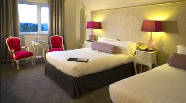 غرفة ثلاثية بسريرين، Hotel Kilkenny 2/3