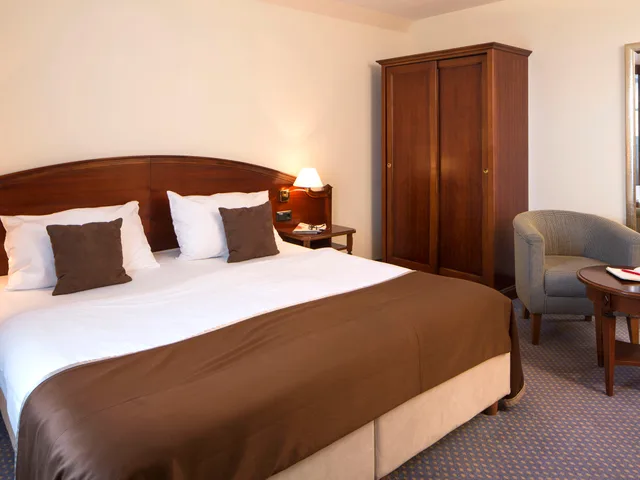 Classic Room, Austria Trend Hotel Schloss Wilhelminenberg 1/6