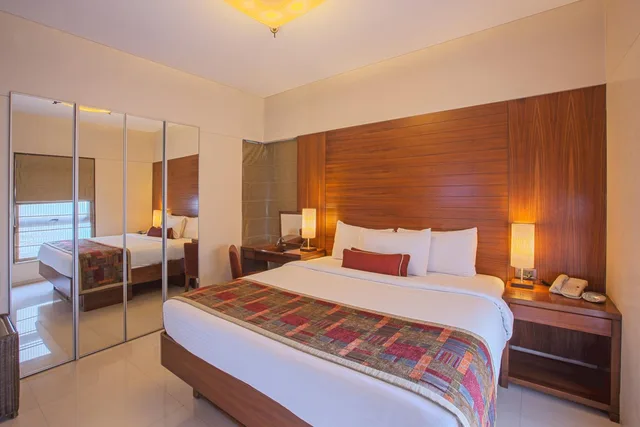 1 Bedroom, Superior, Suite, Oakwood Residence Naylor Road Pune 2/5