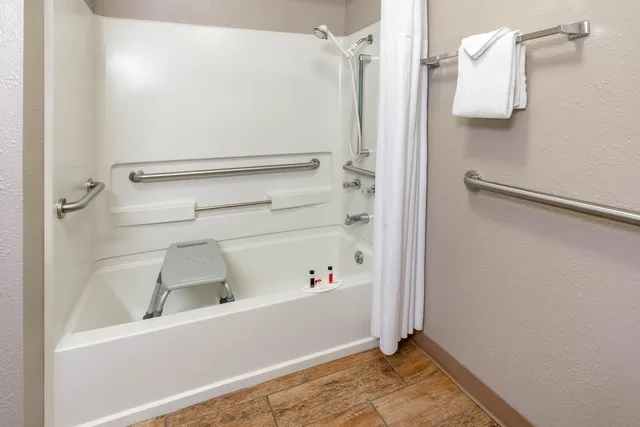 غرفة بسرير كوين لذوي الإعاقة، Super 8 by Wyndham Cortez/Mesa Verde Area 4/5