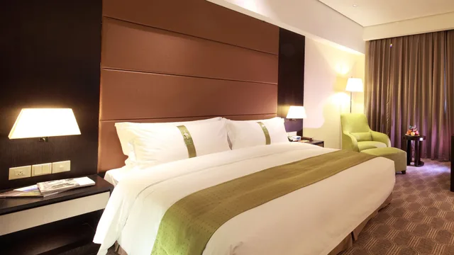 Standard, King Bed, Middle Floor, Holiday Inn Nantong Oasis International 6/10