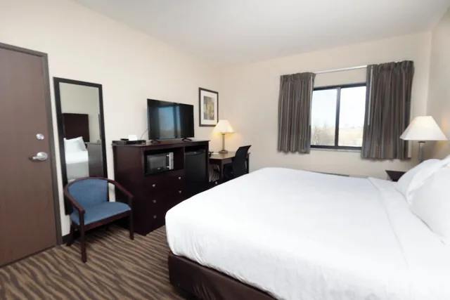 Room, King Bed, Cobblestone Inn and Suites Maryville 1/10