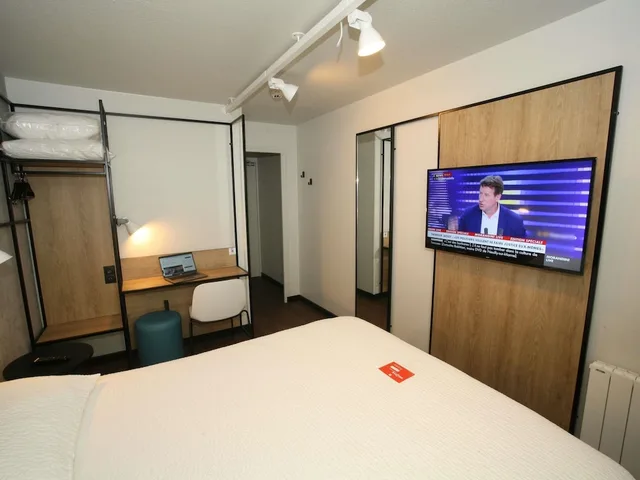 غرفة قياسية بسرير مزدوج، Ibis Hotel Saint Lo 1/10