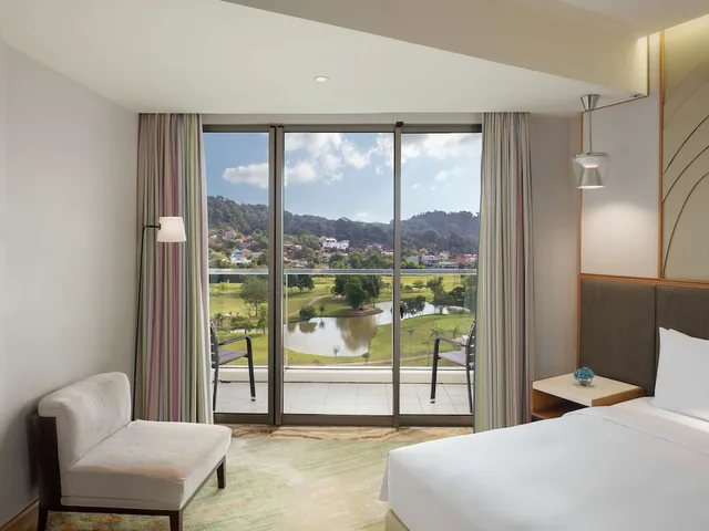 Deluxe, Twin Beds, Golf Course View، Radisson Golf And Convention Center Batam 9/10