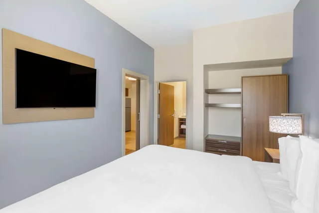 جناح بسرير كينج لذوي الإعاقة، MainStay Suites North Central York 1/4