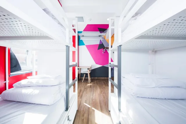Private Quad, 2 Bunk Beds، Generator London 2/3