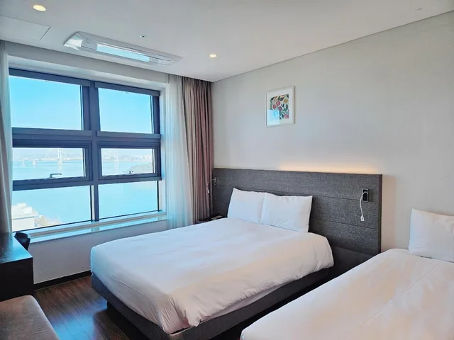 غرفة عائلية بسريرين منفصلين، Air Sky Hotel Incheon 1/1