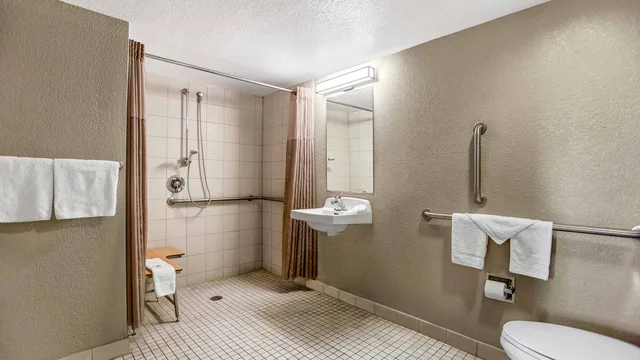 Room, 2 Double Beds, Motel6 Amarillo, TX - Airport 6/6