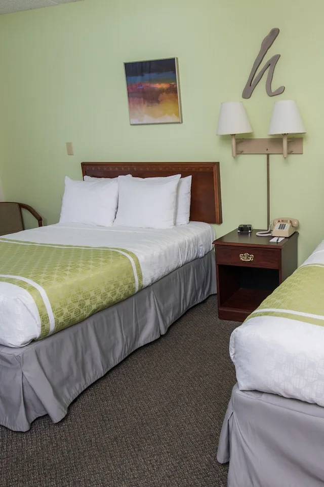 Standard, 2 Double Beds, The Hope Hotel and Richard C. Holbrooke Conference Center 3/3