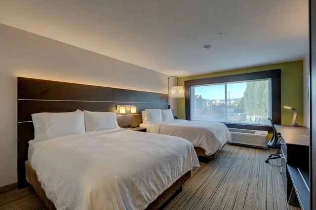 غرفة قياسية بسريرين كوين، Holiday Inn Express & Suites Auburn Downtown 1/4