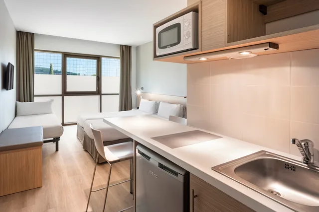 غرفة قياسية ثلاثية، B&B HOTEL Barcelona Sant Cugat 4/4