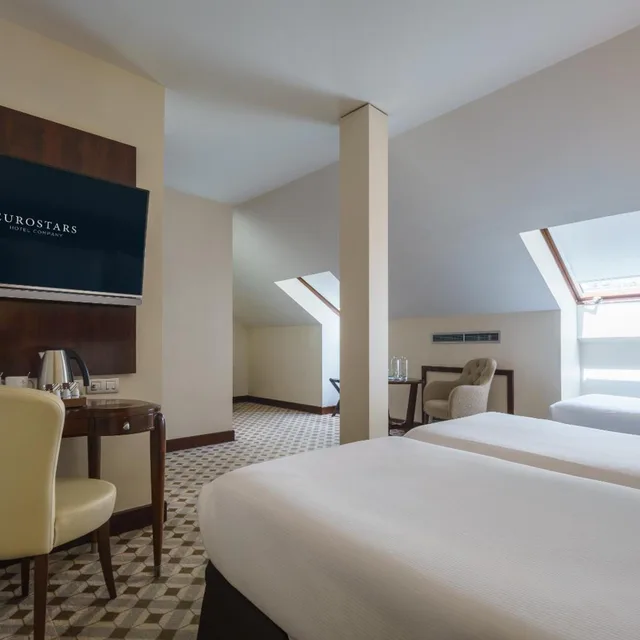غرفة بسرير مزدوج مع سرير إضافي، Eurostars Gran Via 5/10