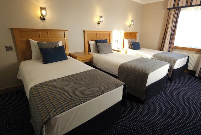 غرفة كلاسيكية ثلاثية بثلاثة أسرّة، Rochestown Lodge Hotel 1/6