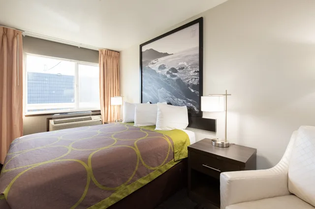 جناح بسرير كوين بغرفة نوم واحدة، Super 8 by Wyndham Eureka 6/10