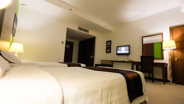 غرفة سوبيريور بسريرين منفصلين، Times Hotel 1/10