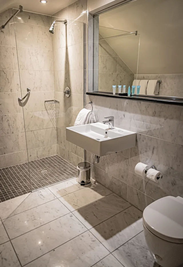 غرفة قياسية ثلاثية بسرير مزدوج وسرير فردي بغرفة نوم واحدة، Eyre Square Hotel 5/5