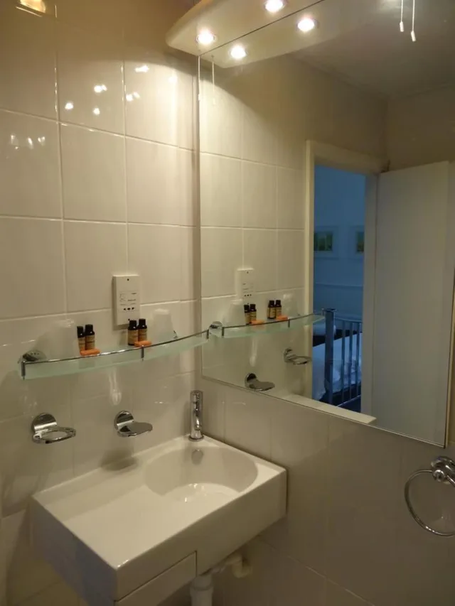 Room, Double Bed, Small, Paskins Brighton 3/3