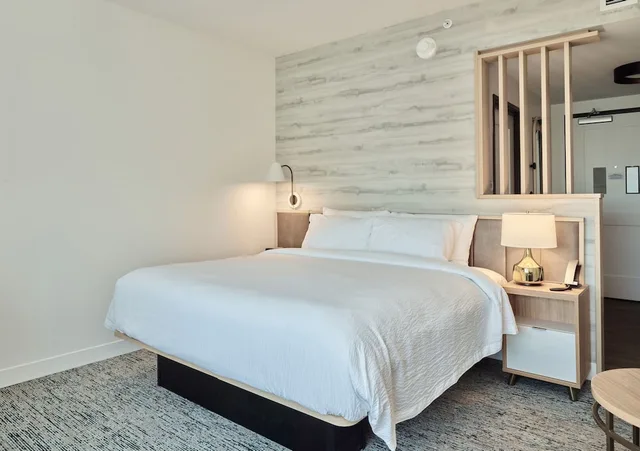 Studio, King Bed, Towneplace Suites By Marriott Norfolk 2/5