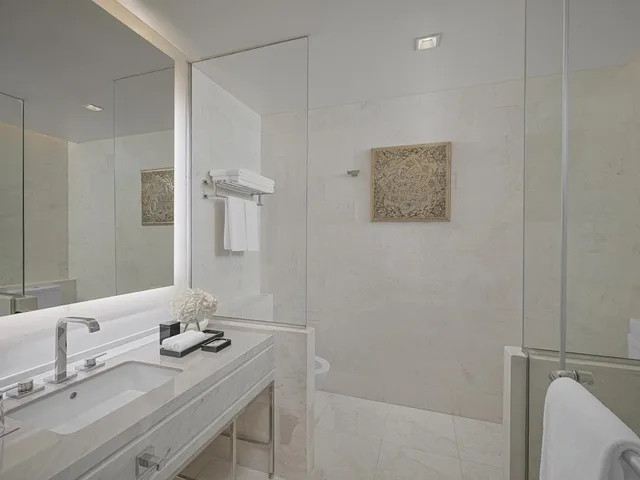 Room, King Bed, Partial Haram View، فندق جبل عمر هيلتون(Jabal Omar Hyatt Regency Makkah) 5/7